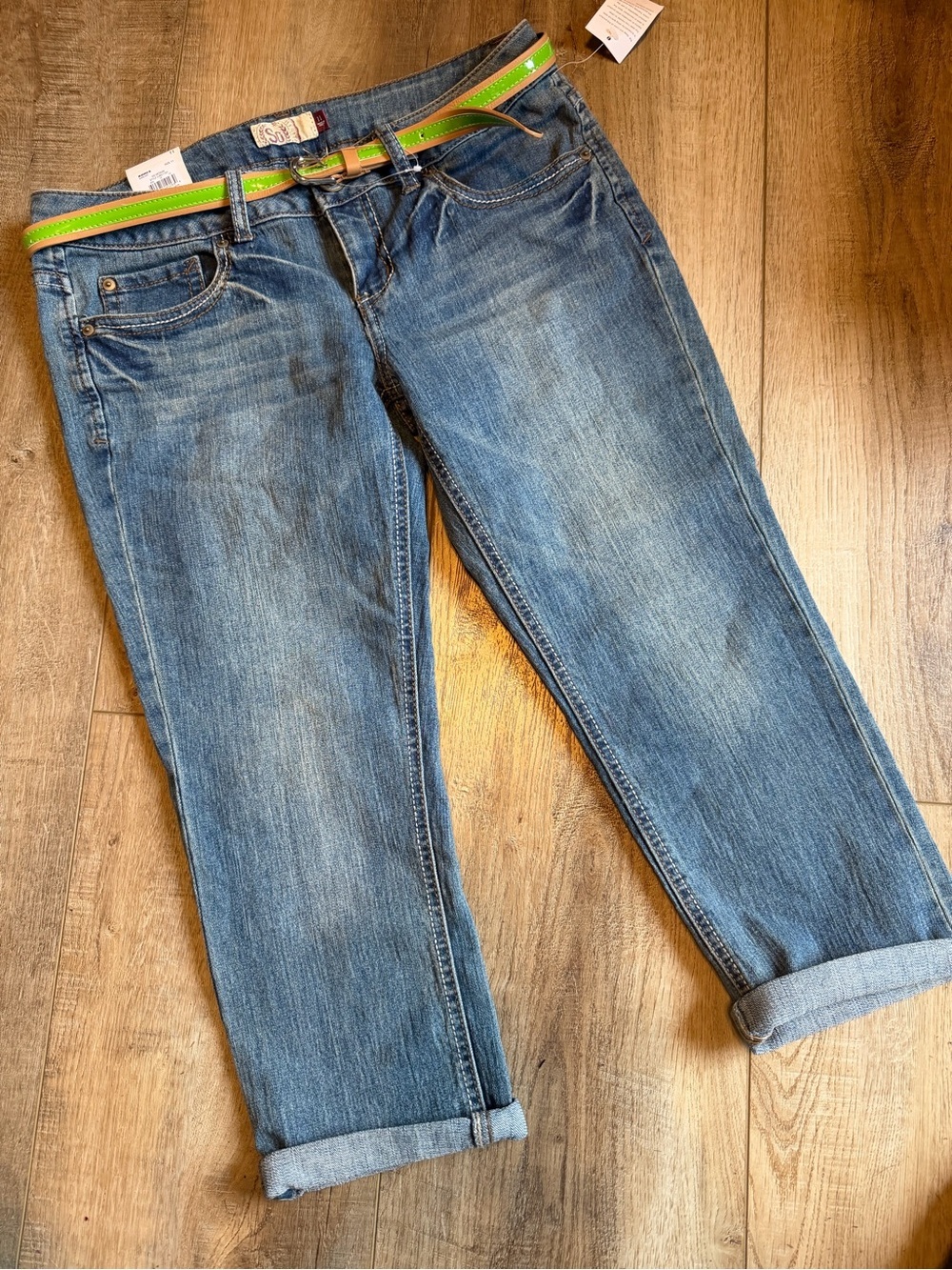SO Women's Blue Boyfriend capri with Green Accent Belt NWT